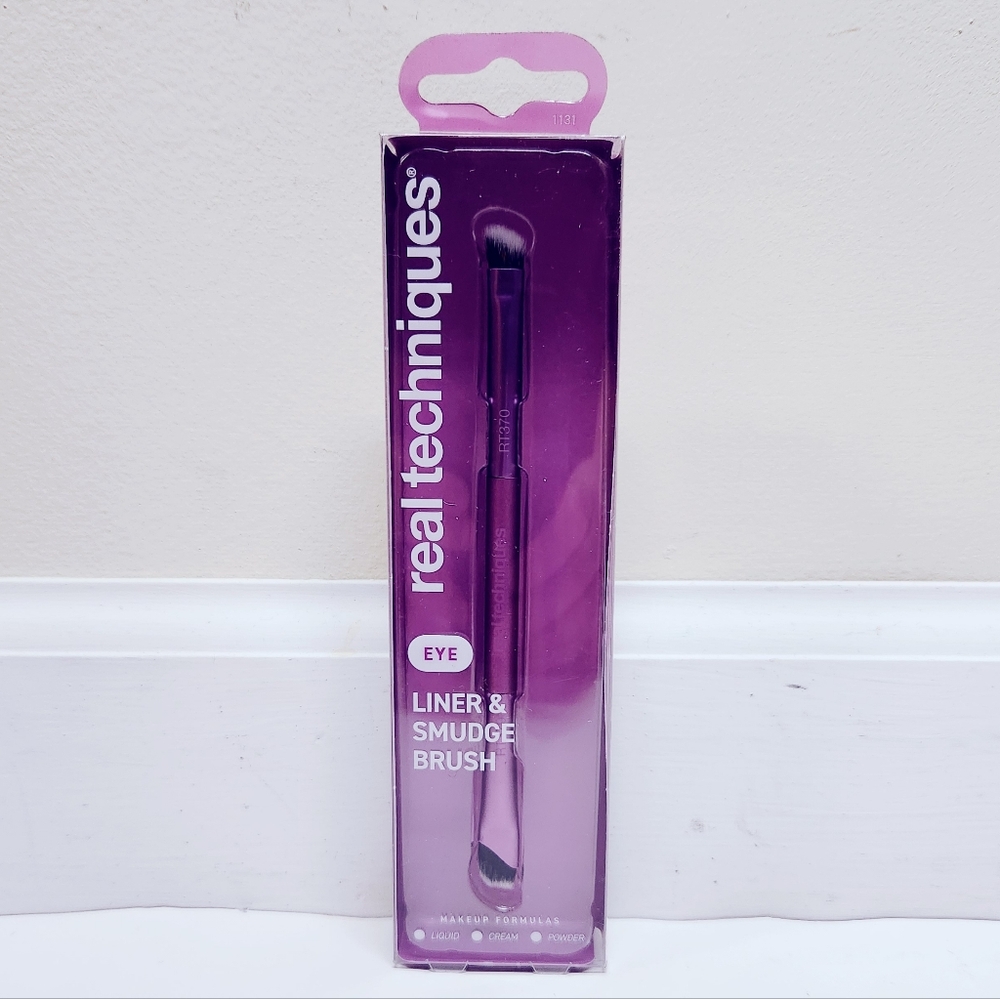 ⭐4/$15 Real Techniques Angled Liner & Smudge Makeup Brush